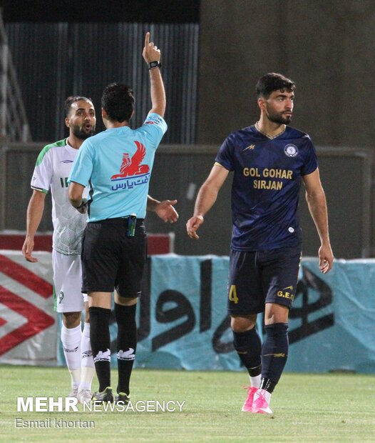 دیدار تیم های فوتبال گل گهر و آلومینیوم اراک
