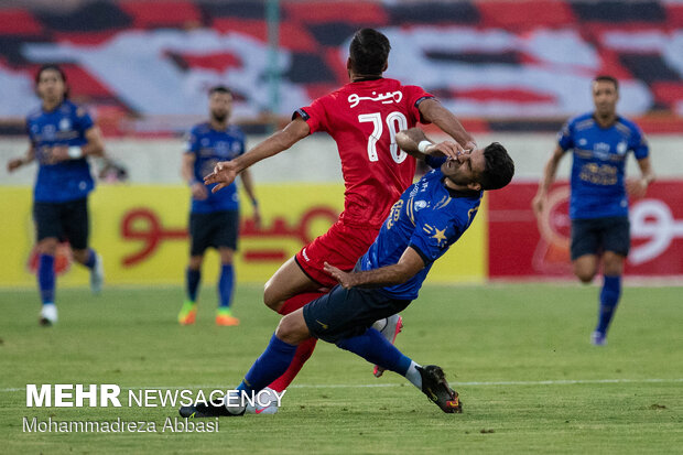 آغاز جدال نود و هفتم استقلال و پرسپولیس