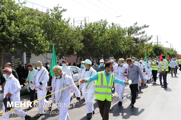 اعزام کاروان زائران پیاده از مشهد به کربلای معلا