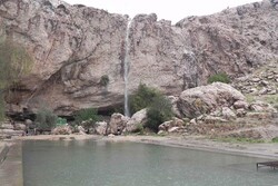 آبشار دوساری در جنوب کرمان خروشان شد