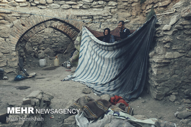 ما هنوز زنده ایم...