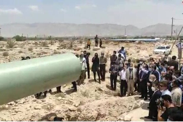 آغاز عملیات لوله گذاری پروژه انتقال آب دریا به جنوب فارس آغاز عملیات لوله گذاری پروژه انتقال آب دریا به جنوب فارس