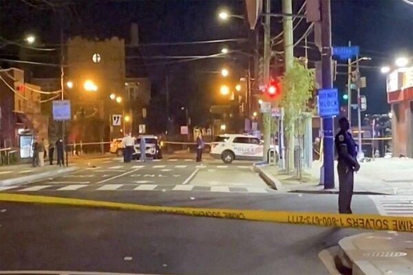 One police killed, another injured in Chicago shooting - Mehr News Agency