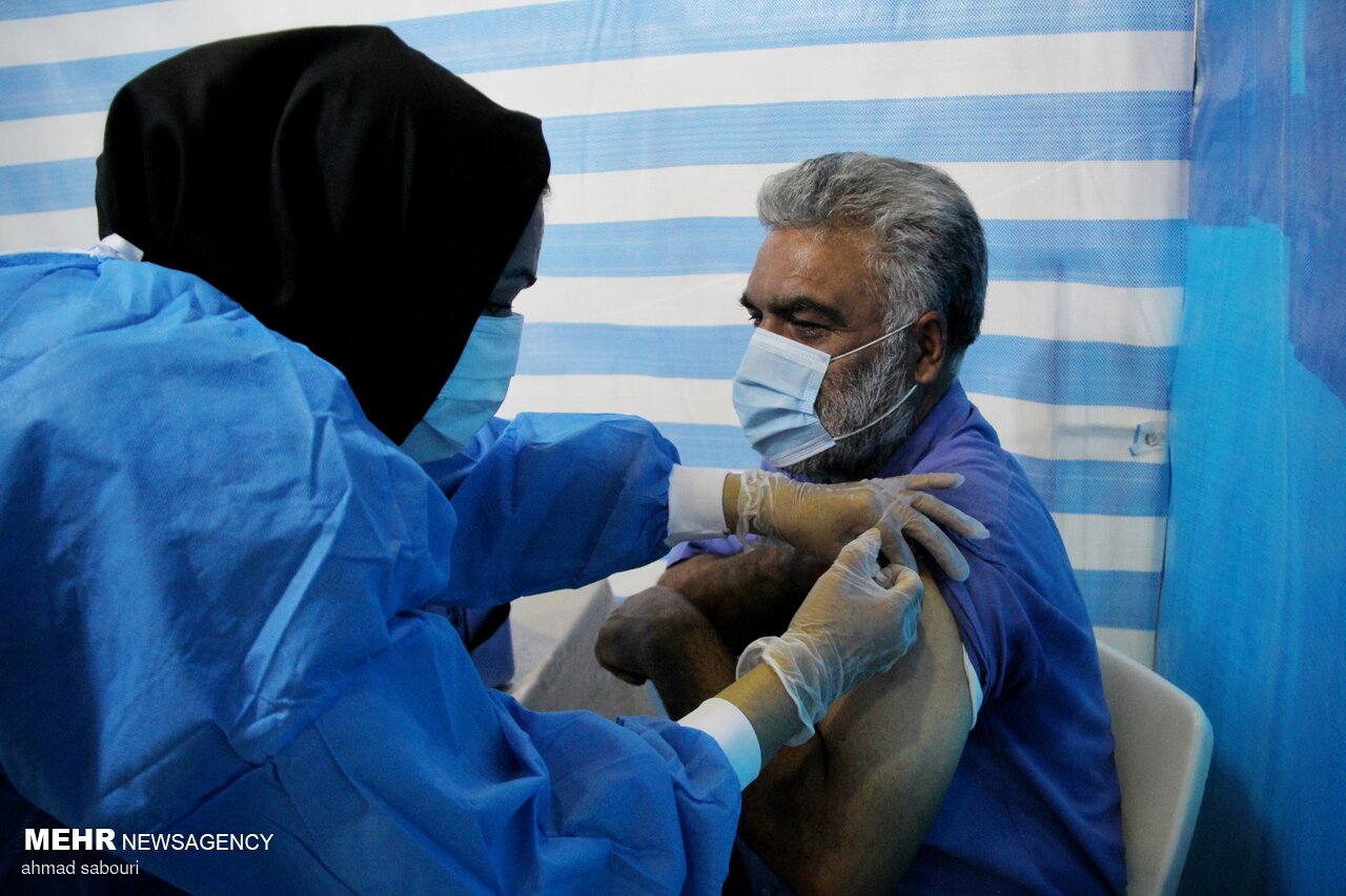 استان بوشهر رکورددار واکسیناسیون در کشور است