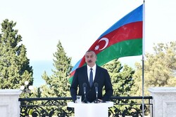 Aliyev işgalden kurtarılan Laçın ve Kelbecer'i ziyaret etti