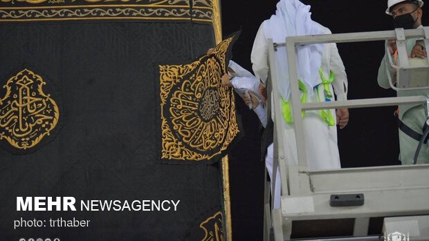 VIDEO: Holy Kaaba in Macca draped with new Kiswa