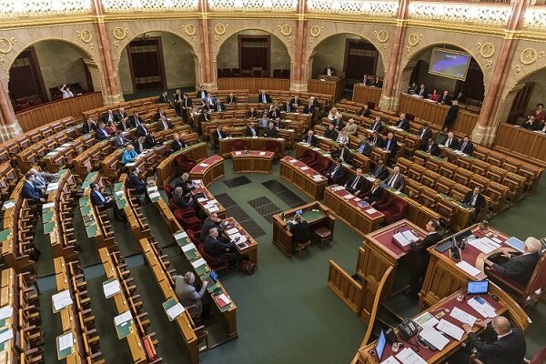 مجارستان بدنبال کاهش قدرت پارلمان اروپاست