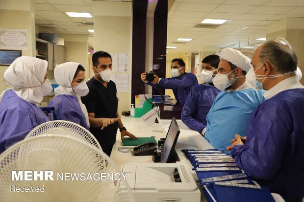 Leader's envoy visits coronavirus hospital in Zahedan
