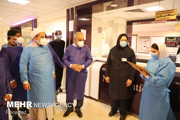 Leader's envoy visits coronavirus hospital in Zahedan
