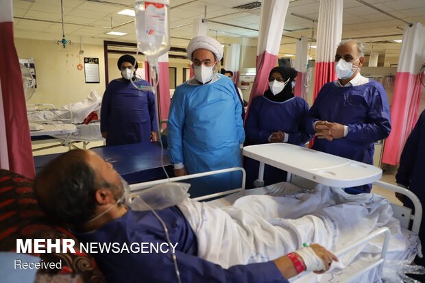 Leader's envoy visits coronavirus hospital in Zahedan
