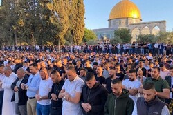 حضور ۴۵ هزار فلسطینی در نماز جمعه مسجدالاقصی