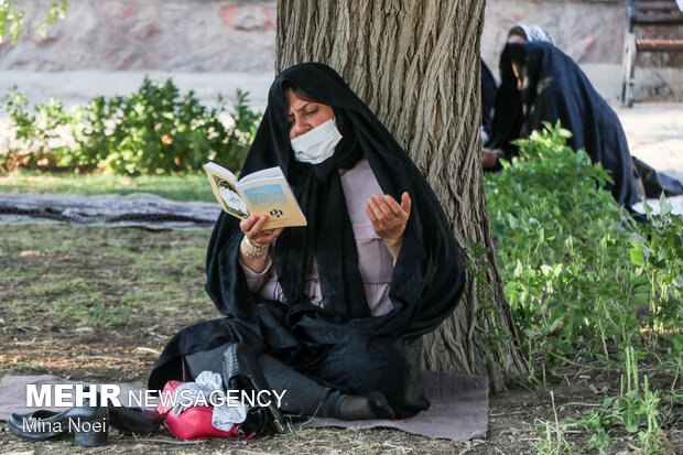 مراسم دعای عرفه در امامزاده سید حمزه تبریز