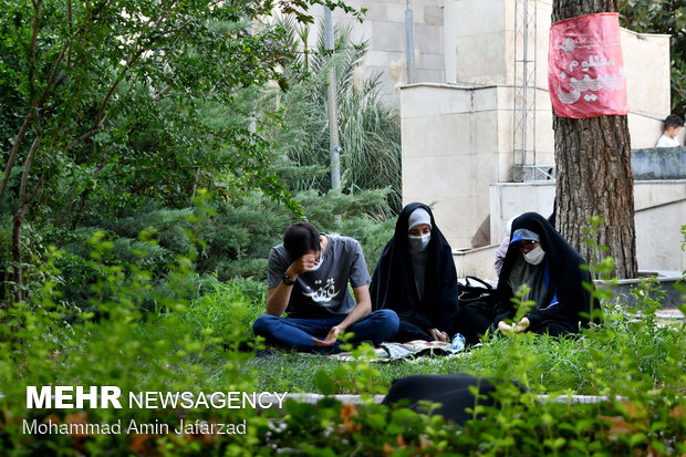 مراسم دعای پرفیض عرفه در دانشگاه تهران