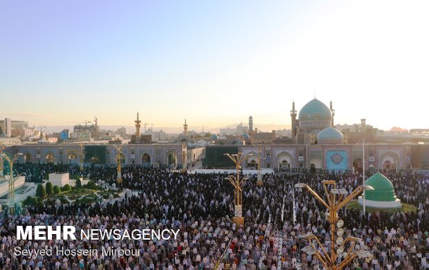 اقامه نماز عید سعید قربان در حرم مطهر رضوی