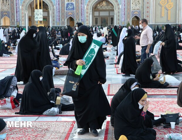 اقامه نماز عید سعید قربان در حرم مطهر رضوی