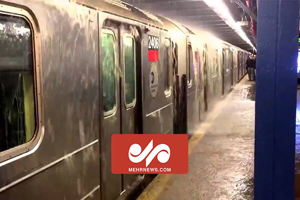 VIDEO: Flood inundates subway in China