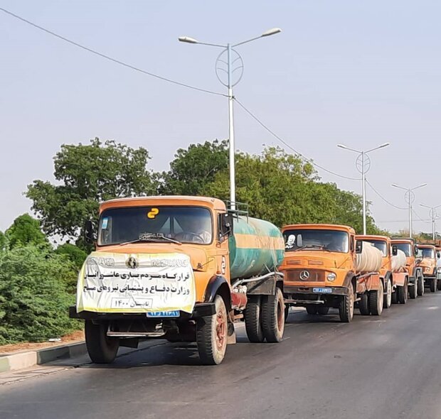 صوبہ خوزستان میں پانی کے ٹینکر پہنچ گئے/ امداد رسانی کا سلسلہ جاری رہےگا