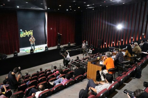 استندآپ کمدین های آذربایجانی در جشنواره زنجفیل بر روی صحنه رفتند