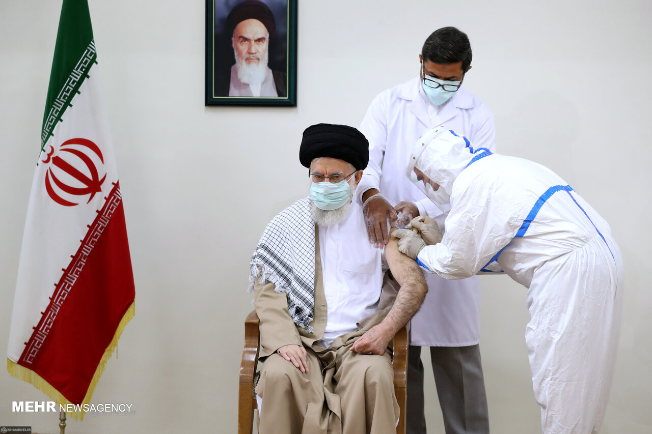 Leader receives 2nd dose of Iranian-made COVID-19 vaccine