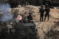 زخمی شدن ۱۴ فلسطینی در تیراندازی نظامیان صهیونیست در شرق خانیونس