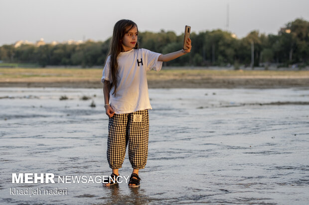 Taking Selfie with Zayandeh Rud River in Isfahan