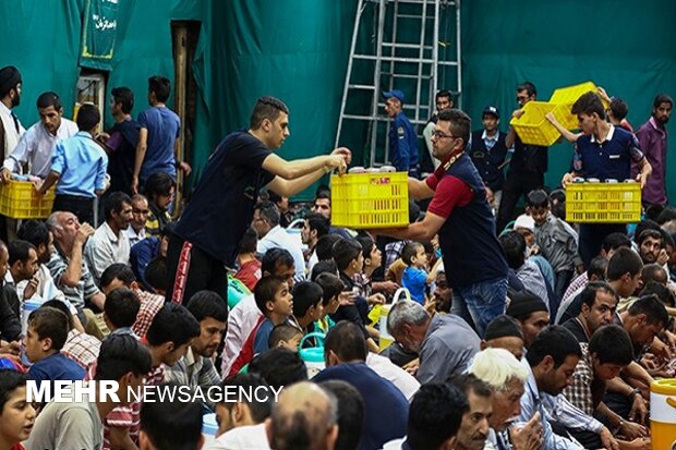 رکورد شگفتانگیز یک حسینیه در اطعام محبان اهلبیت(ع)
