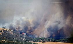 آتش سوزی در منطقه کُنارک روستای «دره مارو» ممسنی ادامه دارد