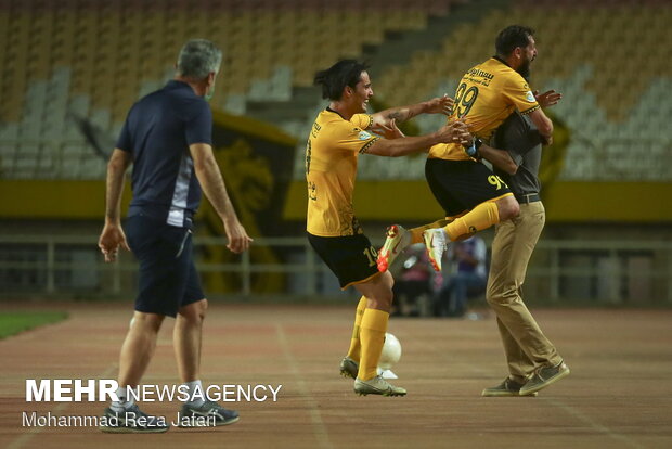 Sepahan 2-0 Zob Ahan of Isfahan: IPL Week 29