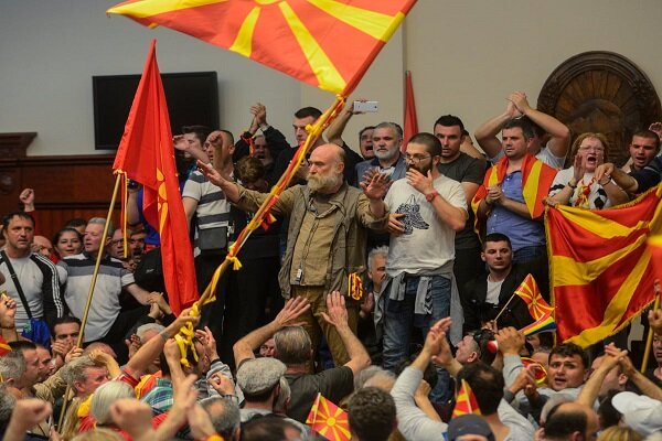 حکم حبس برای ۴ عضوارشد دولت مقدونیه شمالی به جُرم حمله به پارلمان