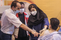 ۹ میلیون و ۵۵۲ هزار ایرانی دوز اول واکسن کرونا را زده اند