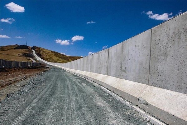 دیوار مرزی با ایران از ورود مهاجرین غیر قانونی جلوگیری خواهد کرد