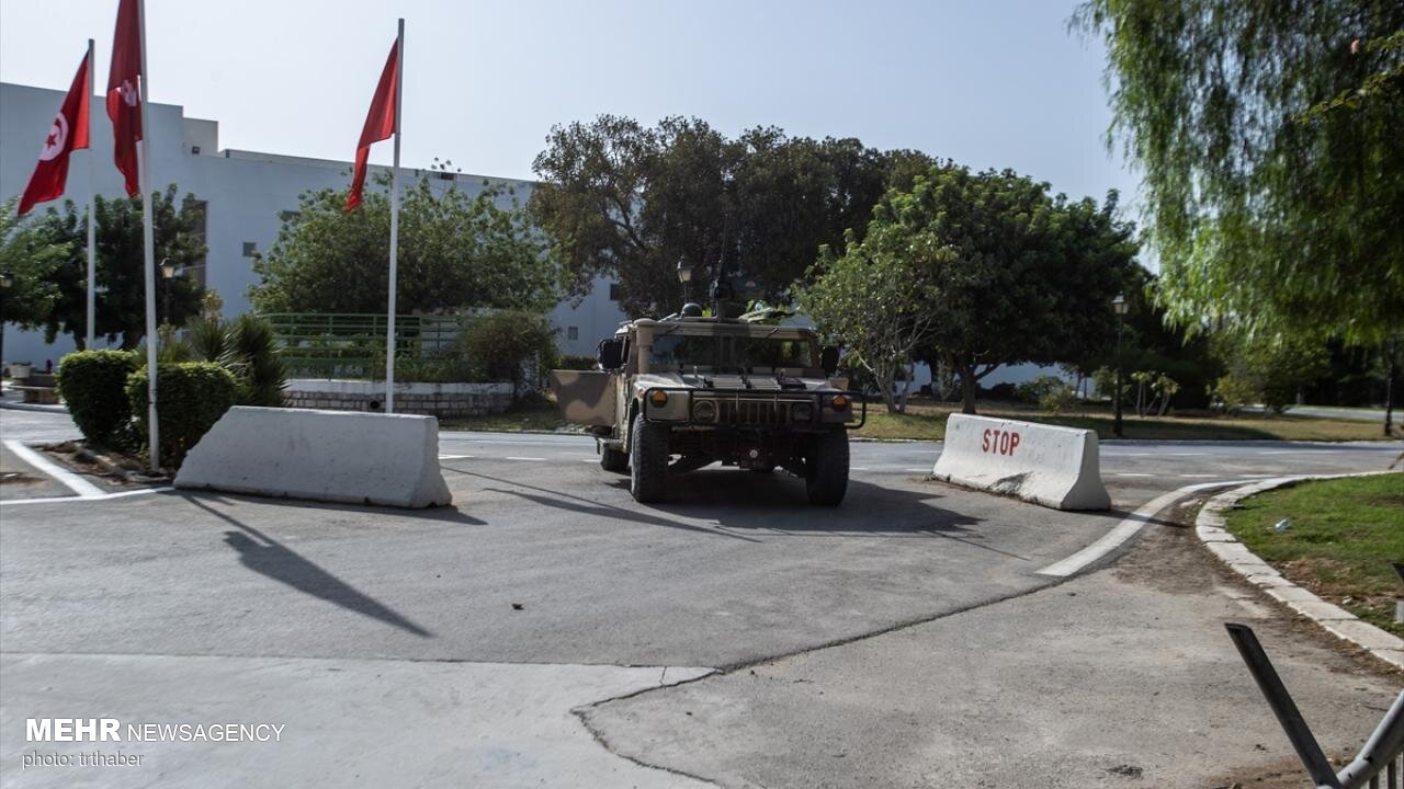 Tunus'ta bazı üst düzey devlet yetkililerinin görevlerine son verildi