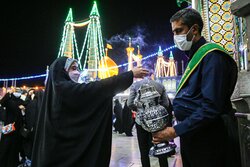 قم میں حرم مطہر میں عید غدیر کی مناسبت سے محفل جشن و سرور منعقد