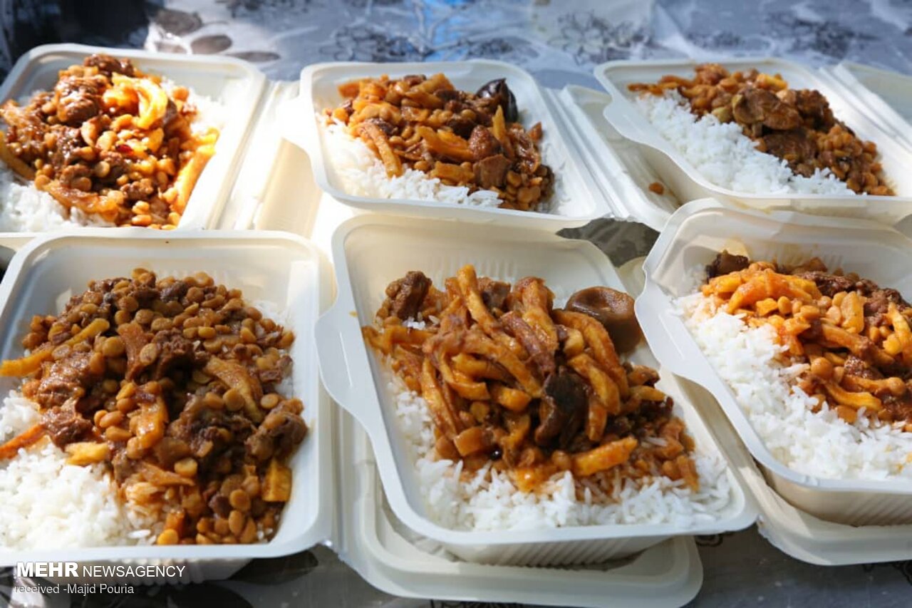 توزیع ۱۰ هزار پرس غذای گرم میان مددجویان تهرانی