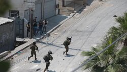 صهیونیست‌ها به قدس اشغالی یورش بردند/ بازداشت ۷ فلسطینی