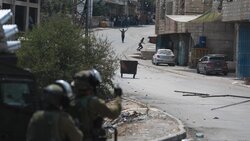 یورش نظامیان صهیونیست به «قدس»/ بازداشت شماری از فلسطینیان