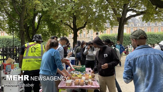 400 بی خانمان در پاریس چادر زدند