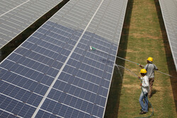 هند ۱۵۰ میلیارد دلار در انرژی‌های تجدیدپذیر سرمایه‌گذاری می‌کند