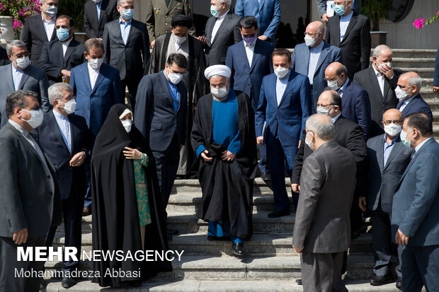 Cumhurbaşkanı Ruhani son kabine toplantısına katıldı
