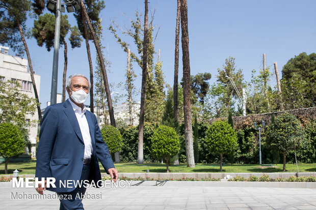 Cumhurbaşkanı Ruhani son kabine toplantısına katıldı