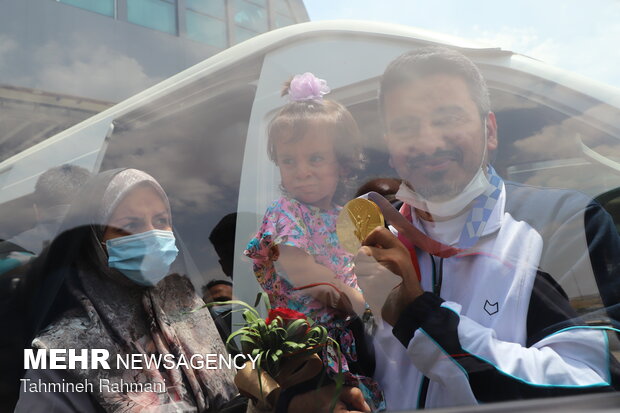 Welcoming gold medallist Javad Foroughi home