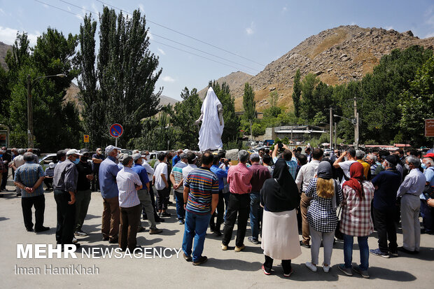 آیین رونمایی از تندیس محمود اجل