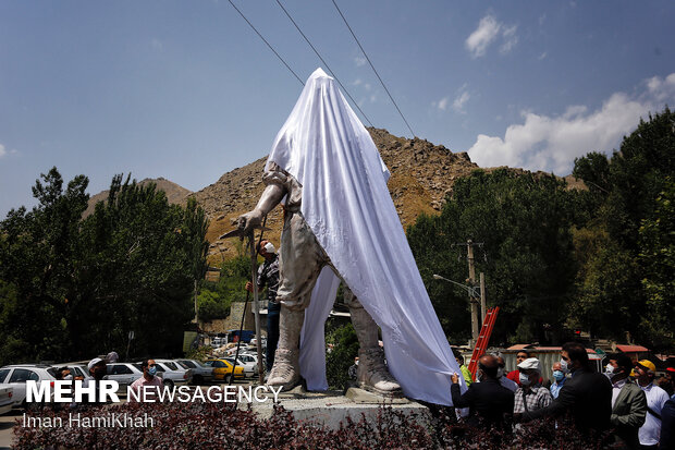 Statue of Iran's classic mountaineering father unveiled