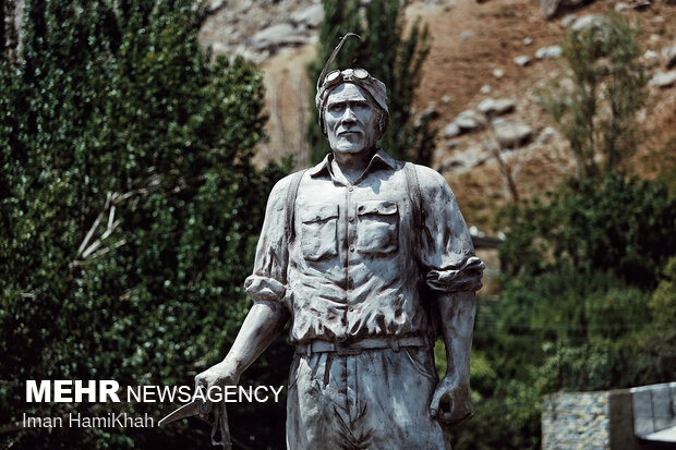 Statue of Iran's classic mountaineering father unveiled