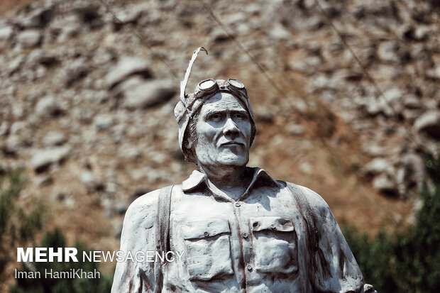 Statue of Iran's classic mountaineering father unveiled