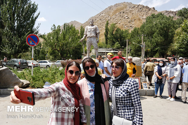 Statue of Iran's classic mountaineering father unveiled