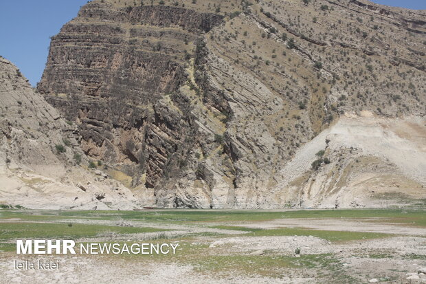 «چم‌نمشت» کانون تولید کشاورزی دره‌شهر در محاصره محرومیت‌های زیرساختی