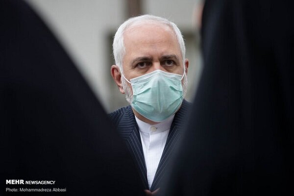 Zarif reacts to photo taken by UK, Russian envoys