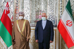 وزیر امور خارجه عمان در تهران با ظریف دیدار و گفتگو کرد