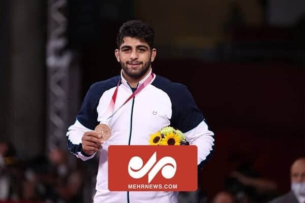 لحظه اهدا مدال برنز المپیک به محمدهادی ساروی